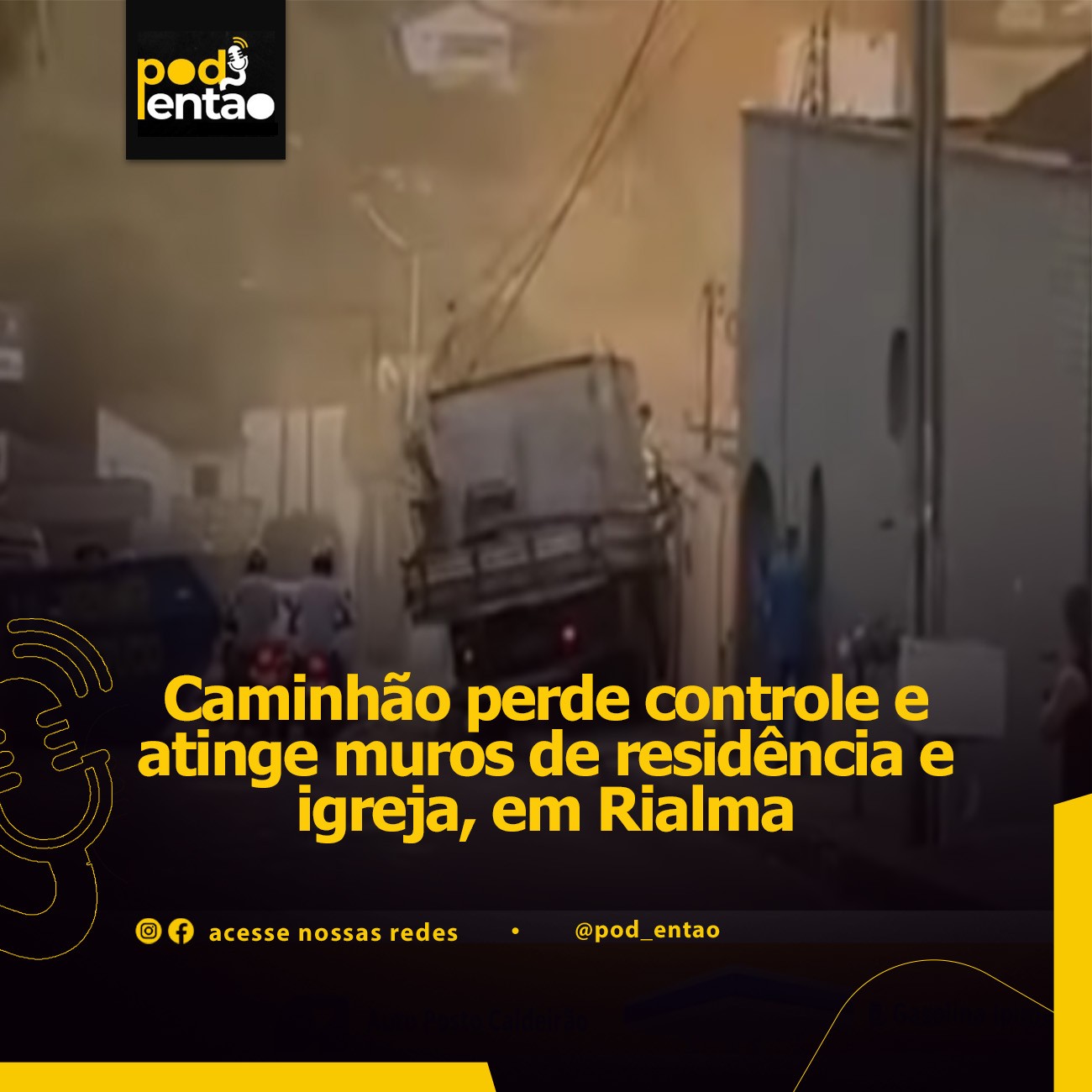 Caminhão perde controle e atinge muros de residência e igreja, em Rialma